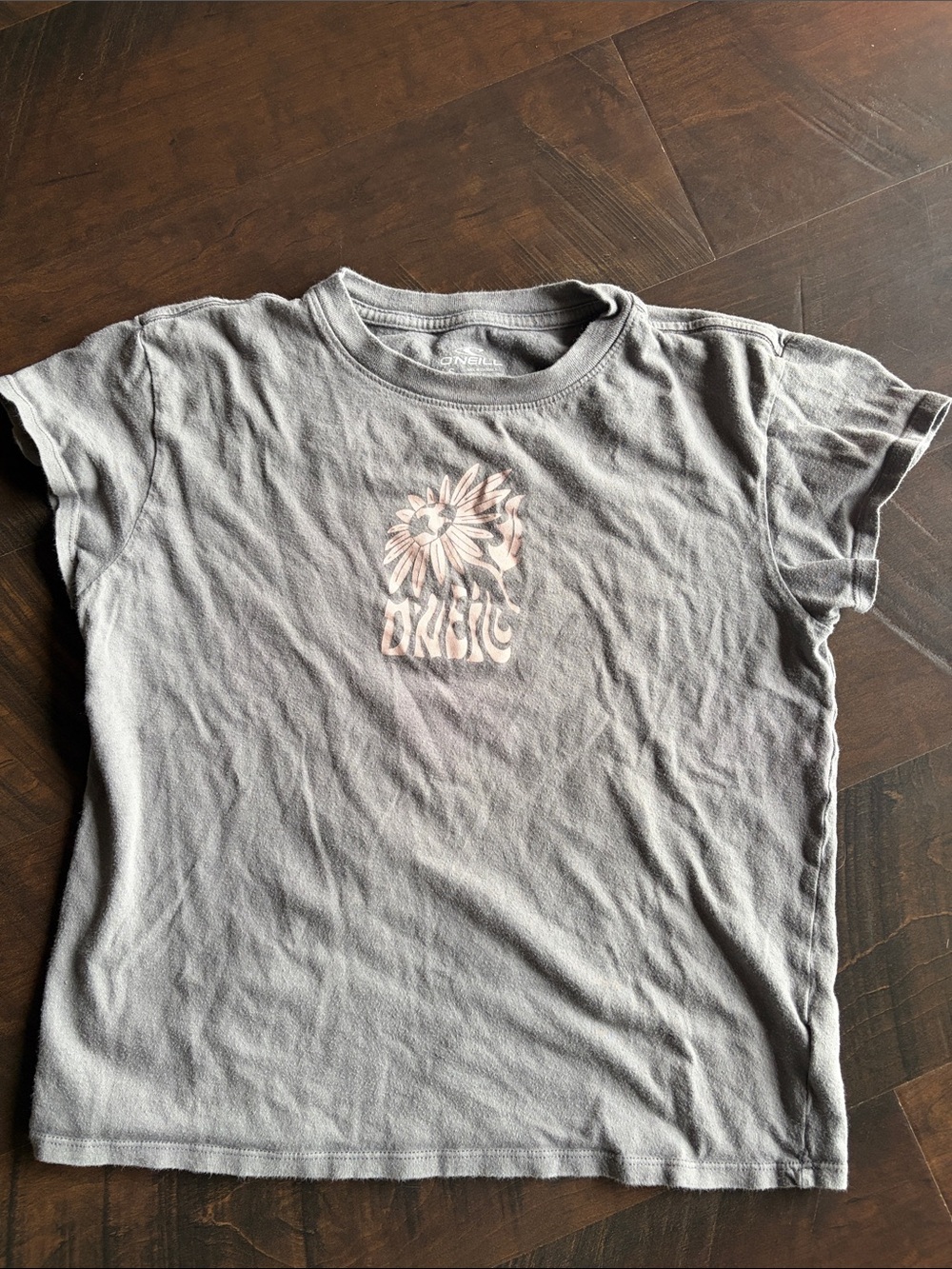 O'Neill Gray Tee with Pale Pink Daisy Graphic